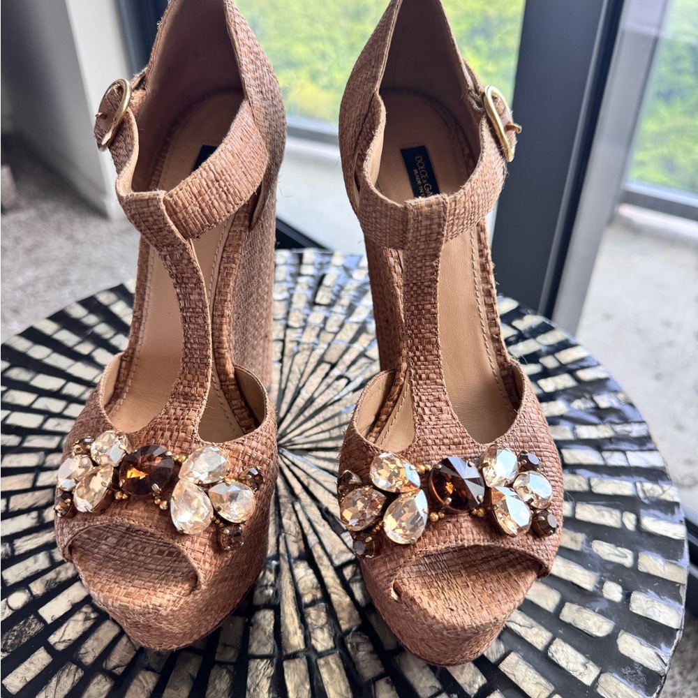 Elegant Brown Woven Heels with Gem Embellishments size 7,5 Dolce Gabbana Wedges
